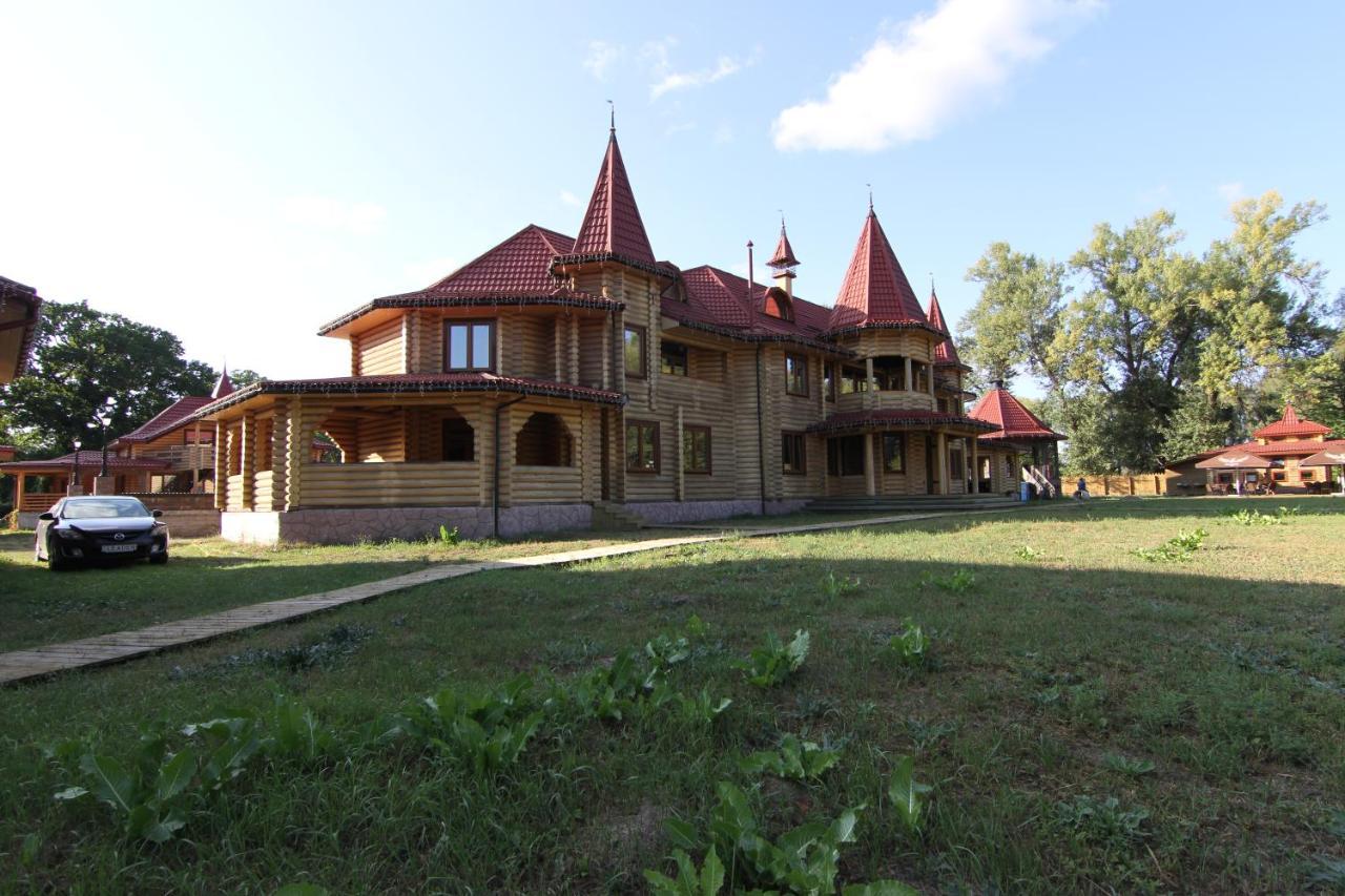 Загородный Комплекс Fort Pirnov Park Pirnove 외부 사진