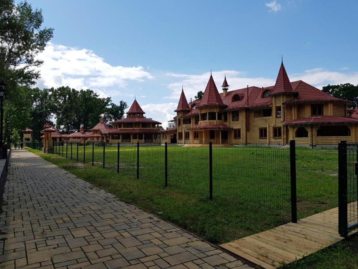 Загородный Комплекс Fort Pirnov Park Pirnove 외부 사진