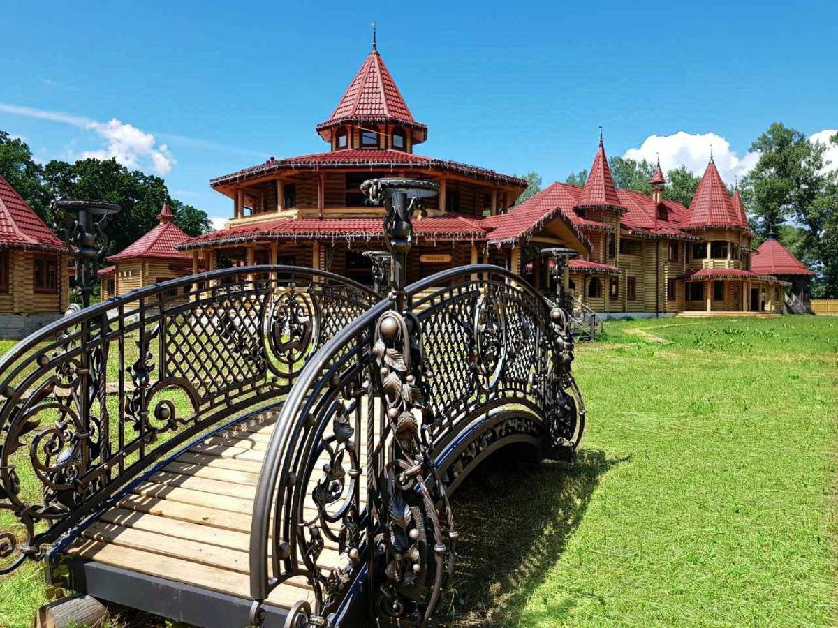 Загородный Комплекс Fort Pirnov Park Pirnove 외부 사진