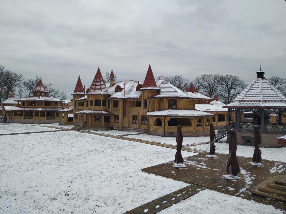 Загородный Комплекс Fort Pirnov Park Pirnove 외부 사진